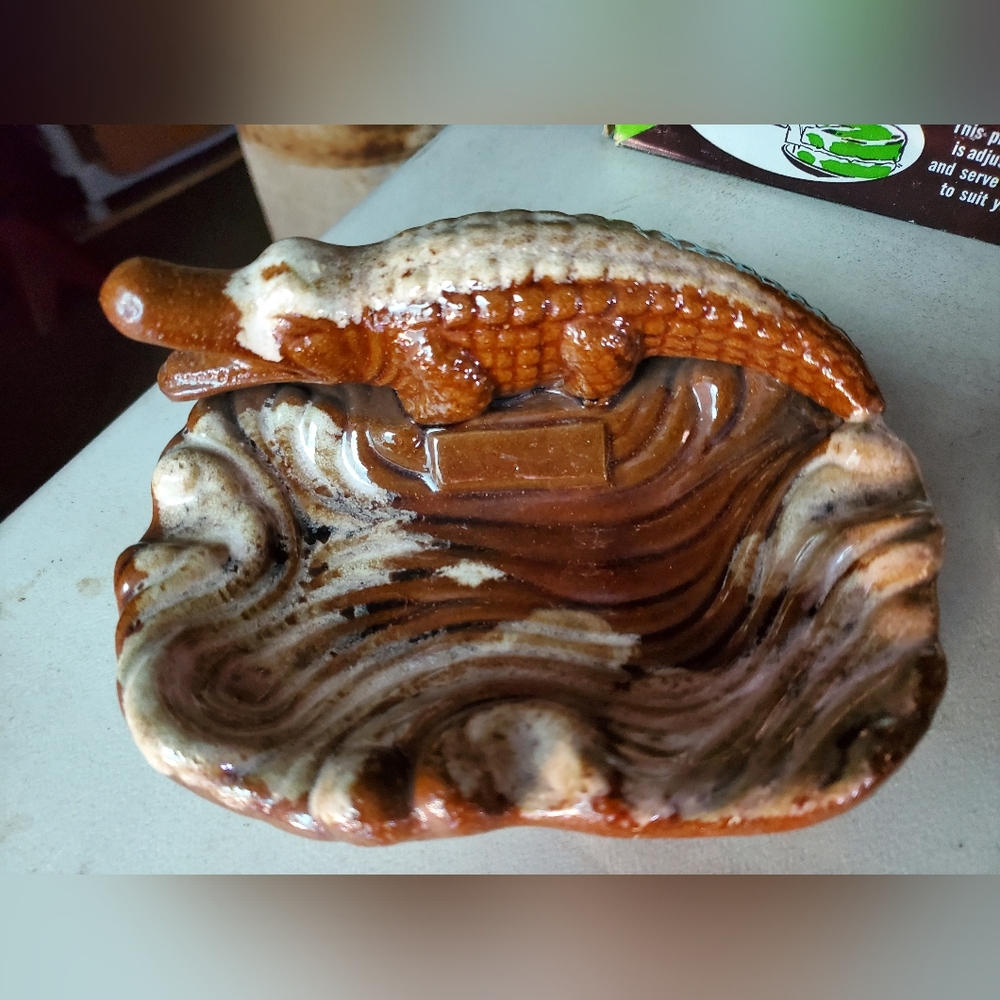 Alligator Ashtray